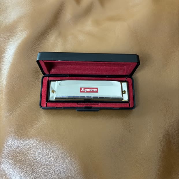 슈프림 하모니카 인테리어 소품