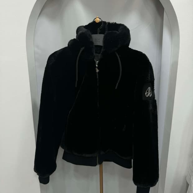 백화점판 새상품급 무스너클 후드 퍼 집업 자켓  M 