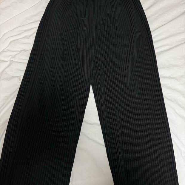 옴므플리세 루즈핏 스트레이트 팬츠 판매합니다