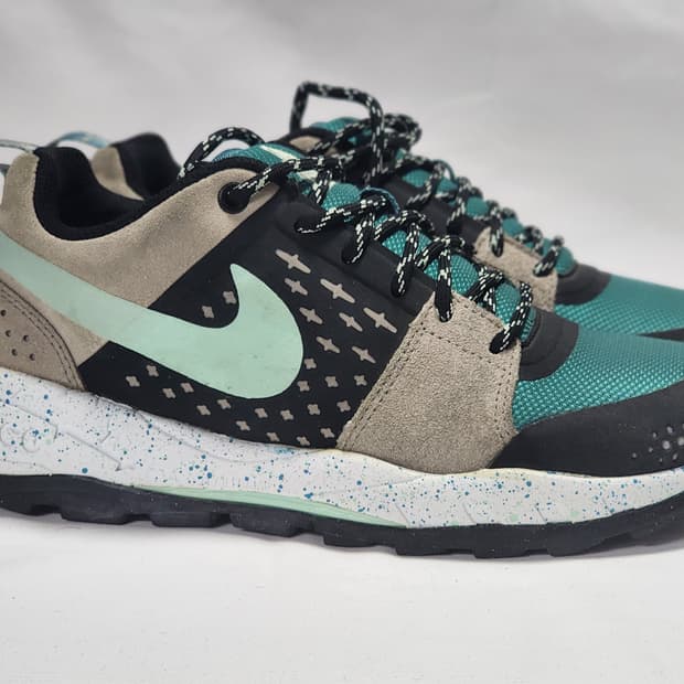 나이키 ACG 로우케이트 235 트레일화