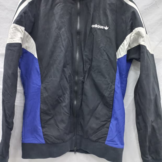 아디다스 블랙 블루 화이트 트랙탑(공용90)