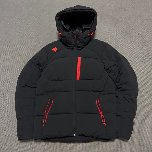 데상트 사이드로고 패딩 자켓