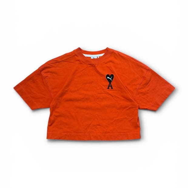 아미 x 푸마 오렌지 그래픽 크롭 반팔 티셔츠