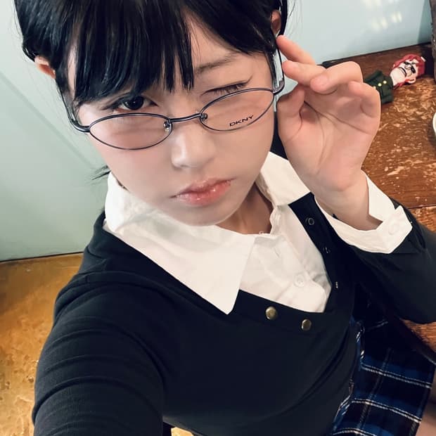 DKNY 안경