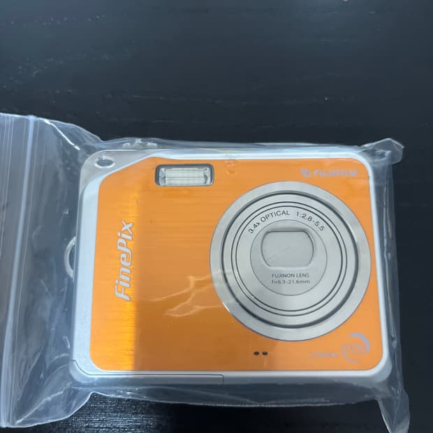 후지필름 파인픽스 V10