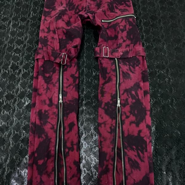 Bleach Washing Zipper Detail