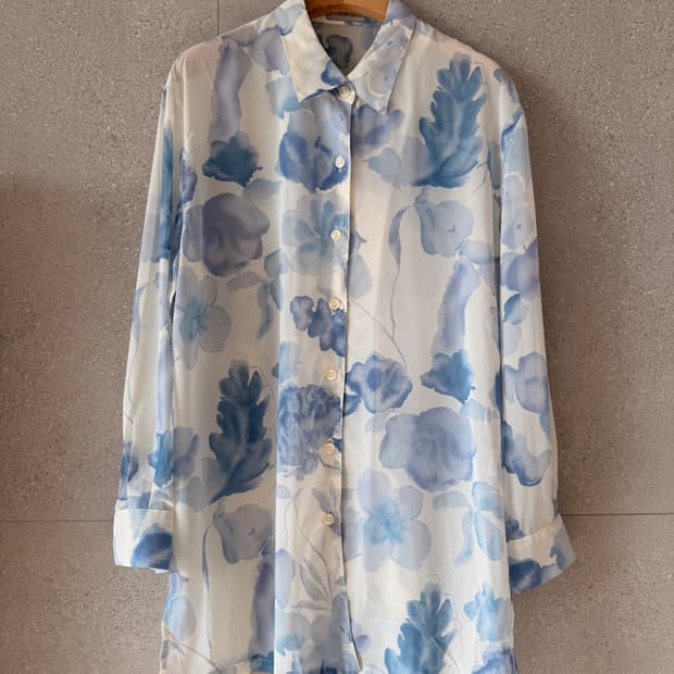 일본제 시스루 꽃무늬 긴팔 블라우스 블루 화이트