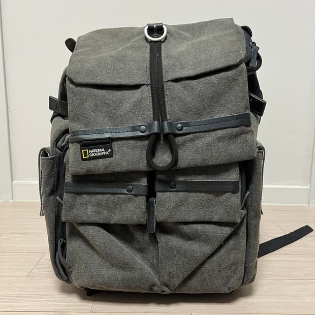 내셔널지오그래픽 빈티지 멀티 포켓 백팩 / 카메라 수납 가능