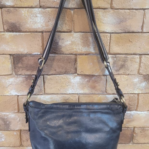 정품 Bally 발리 블랙 가죽 숄더백