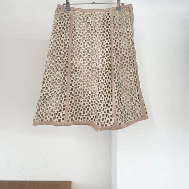 살바토레 페라가모 베이지 레이저컷 스커트