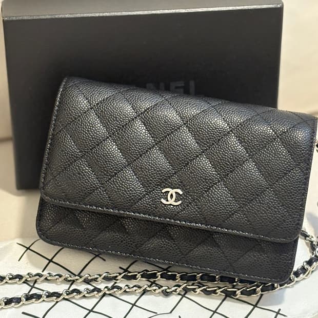 샤넬 클래식 캐비어 WOC 은장체인 (새상품)