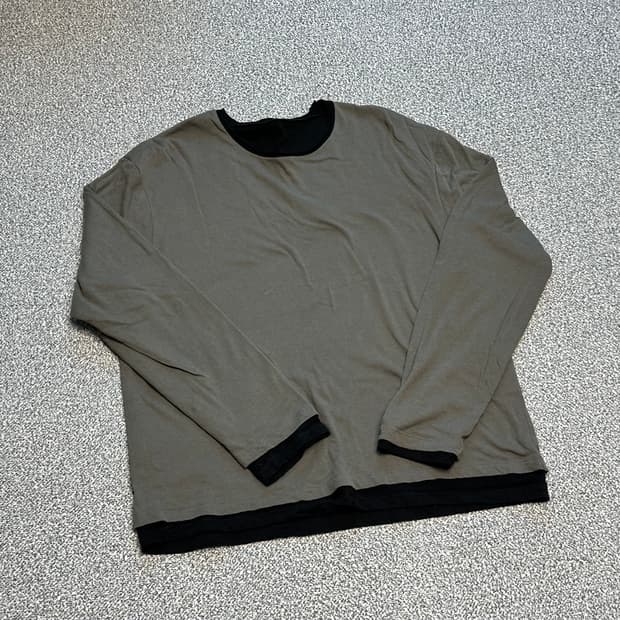 해칭룸 Two Face Linger Tee Olive/Black