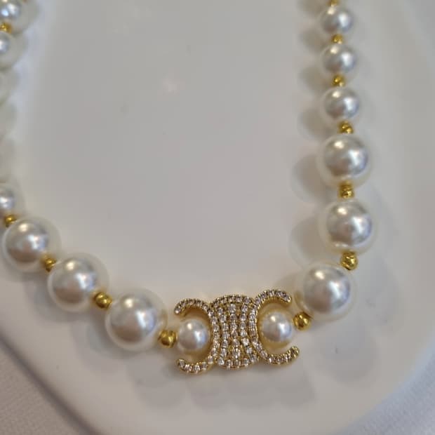 셀린느 업사이클링 올큐빅 트리옹프 진주 목걸이