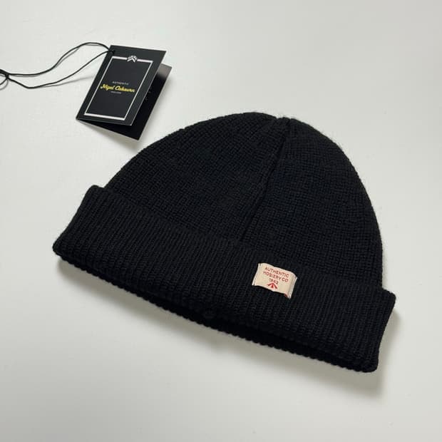 나이젤카본 솔리드 울 비니 블랙