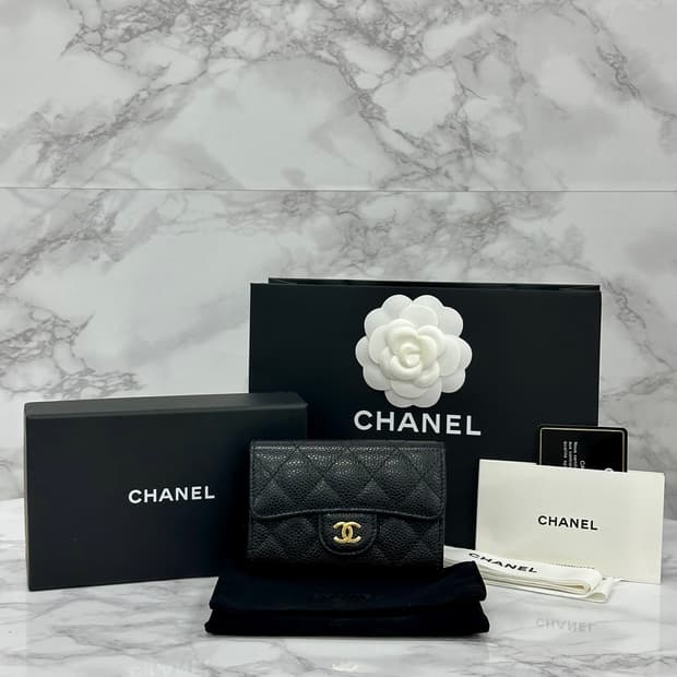 샤넬 클래식 케이버 카드지갑 금장