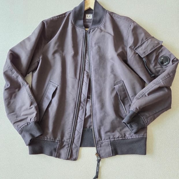 Cp컴퍼니 봄버 자켓