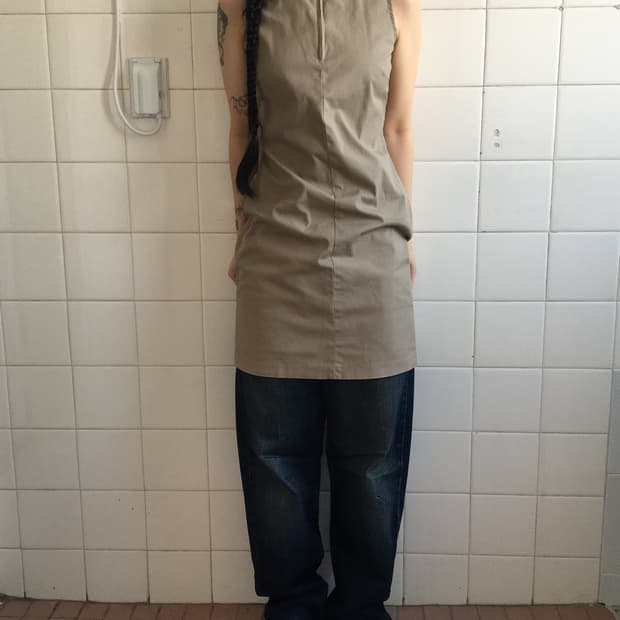 High neck sleeveless onepiece