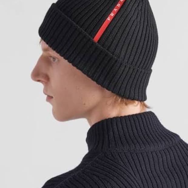 구매글) 프라다 스포츠 레드탭 빨간줄 비니 삽니다