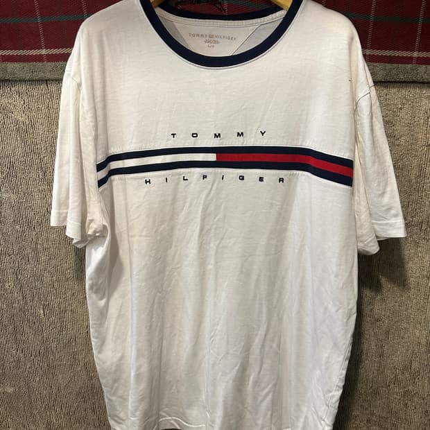 타미 반팔