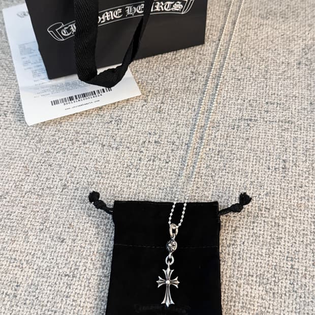 크롬하츠 원 볼 타이니 크로스 펜던트