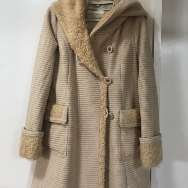 꾸레쥬 플러피 코트