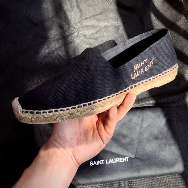 생로랑/YSL 자수 에스파듀 샌들