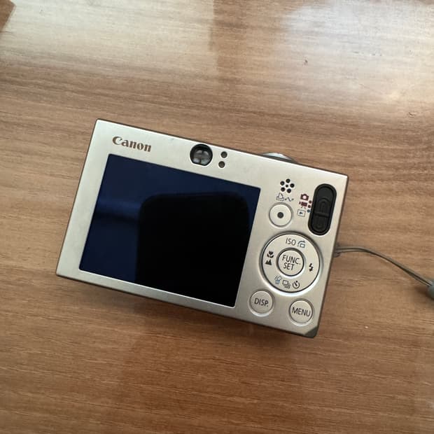 캐논 ixus 70 (ixy 10)