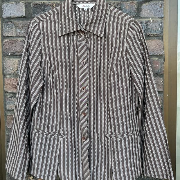 Healthy 브라운 도트 스트라이프 자켓