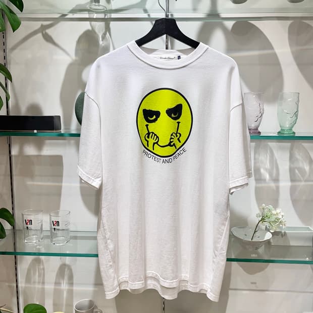 언더커버 "Protest and Peace" tee