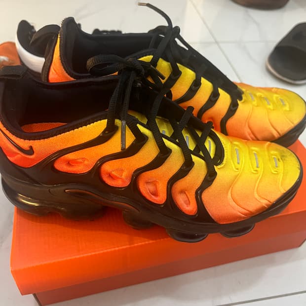 나이키 에어 베이퍼맥스 플러스 오렌지 블랙(924453-006)