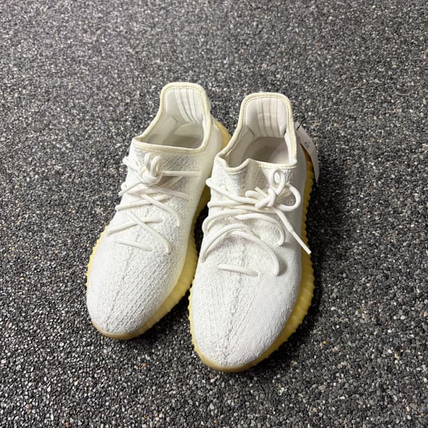 아디다스 이지 부스트 350 V2 스니커즈 B3853