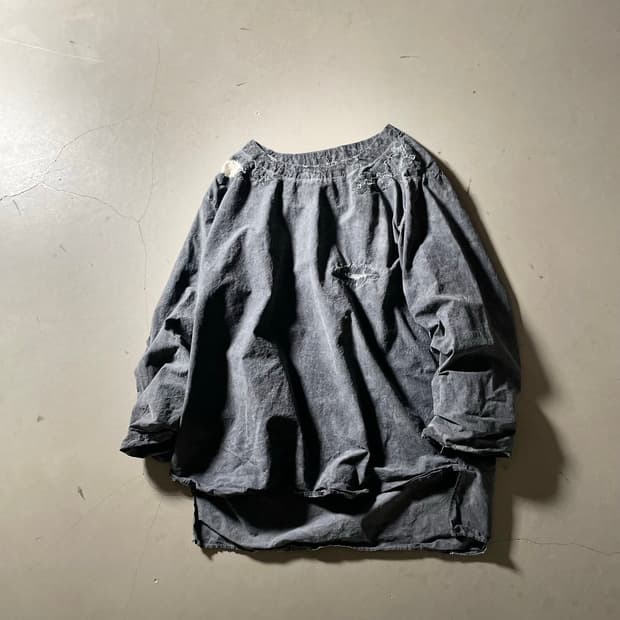 KZ ATELIER Artwork Distressed Pullover
