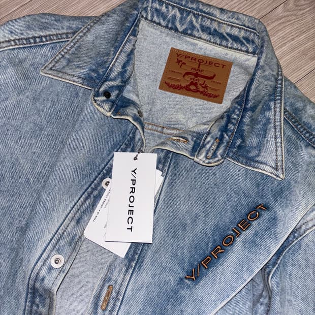 Y/Project  핀치드 연청 데님 셔츠 (BTS 정국 착용)