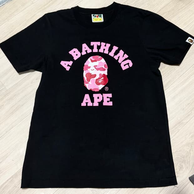 베이프 ABC 카모 컬러지 티셔츠 블랙 핑크