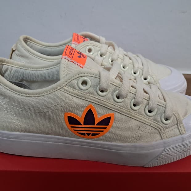 아디다스 니짜 235