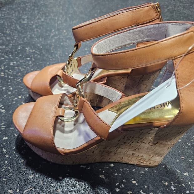 마이클 코어스 웨지힐 샌들 8M사이즈 (250)