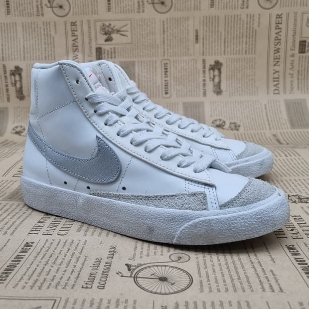 나이키 블레이저 미드77 하이탑225
