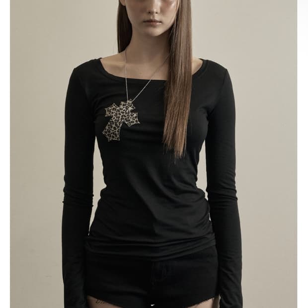 BLACK LEOPARD CROSS NECKLACE TOP