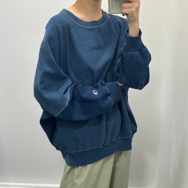 챔피온 데님 맨투맨