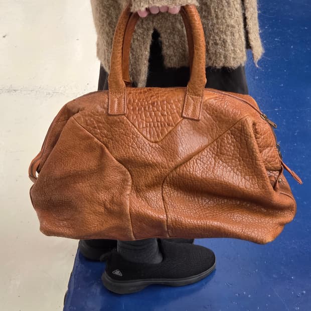 90-00s YSL 입생로랑 Italy 레더 백