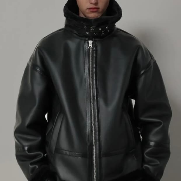 에이징씨씨씨 드롭숄더핏 B-3 무스탕 블랙