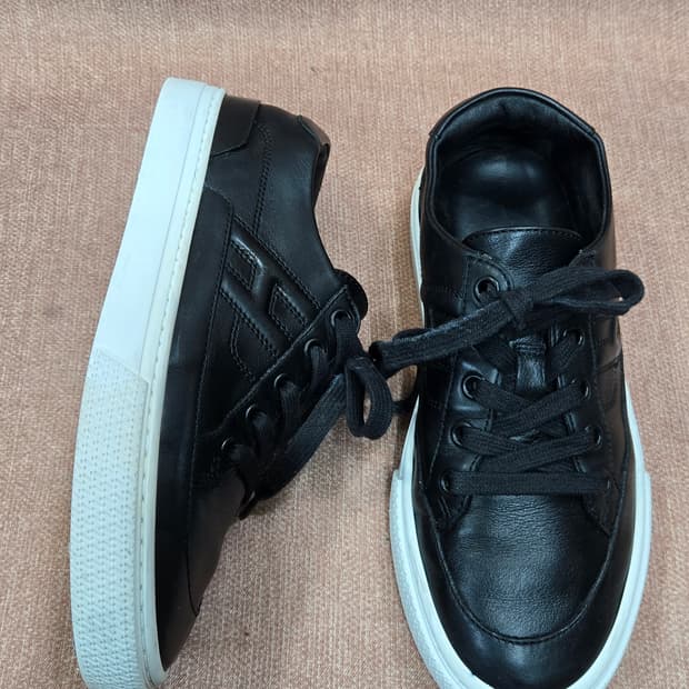 에르메스 정품 225mm- 블랙레더 스니커즈