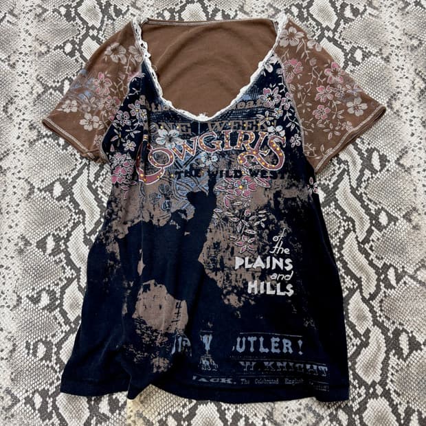 “Vintage” 00’s Design Gothic Oriental Mo