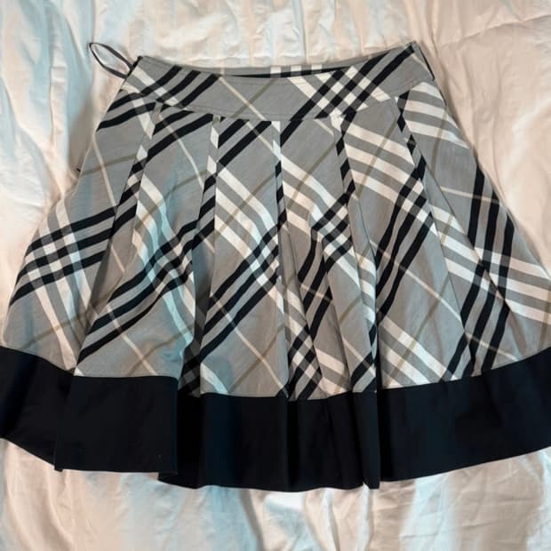 버버리 체크 풀리츠 스커트