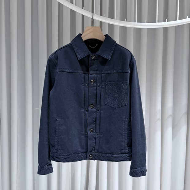 48 / 루이비통 퍼렐 가먼트 다이드 데님 타입 트러커 자켓 /26SS