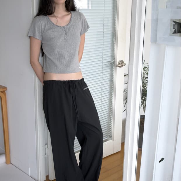 오버듀플레어 BUTTON EYELET T-SHIRT