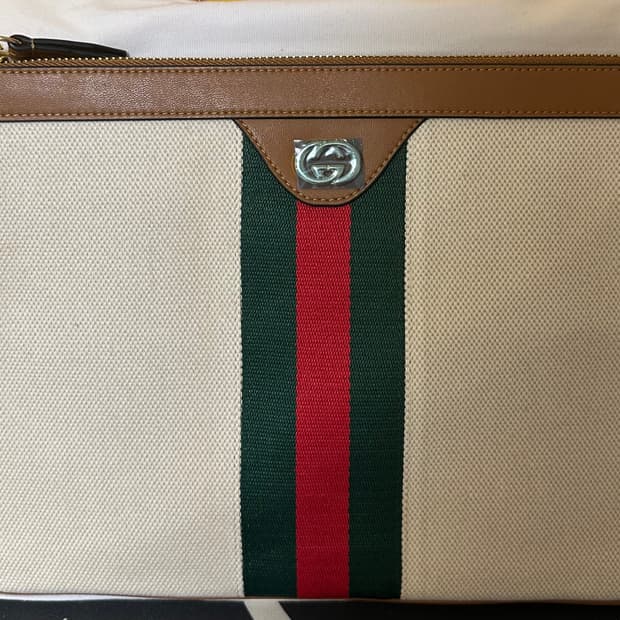 구찌 오피디아 GG 스트라이프 파우치 클러치