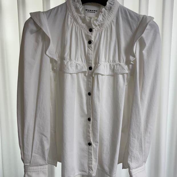 이자벨마랑 화이트 러플 블라우스