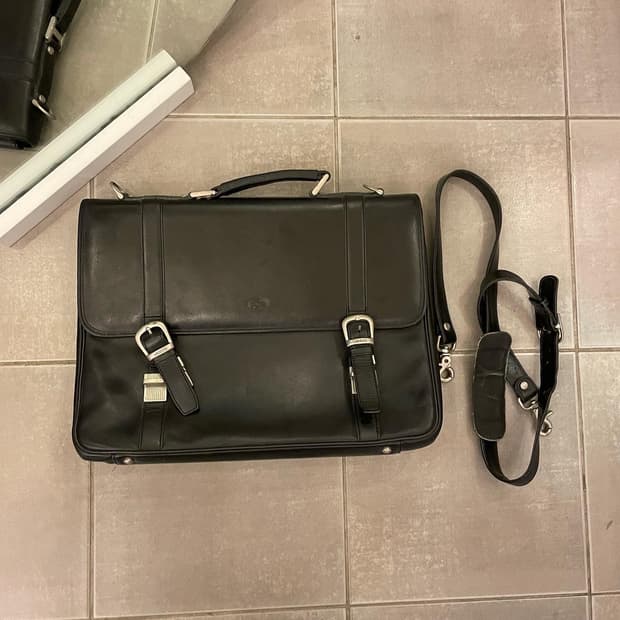 라코스테 레더 서류가방