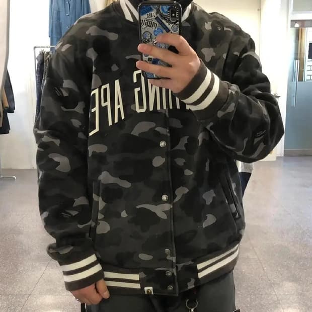 [L]베이프 흑계 카모 바시티 자켓